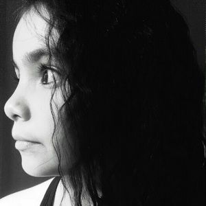 Meet your Posher, Iris